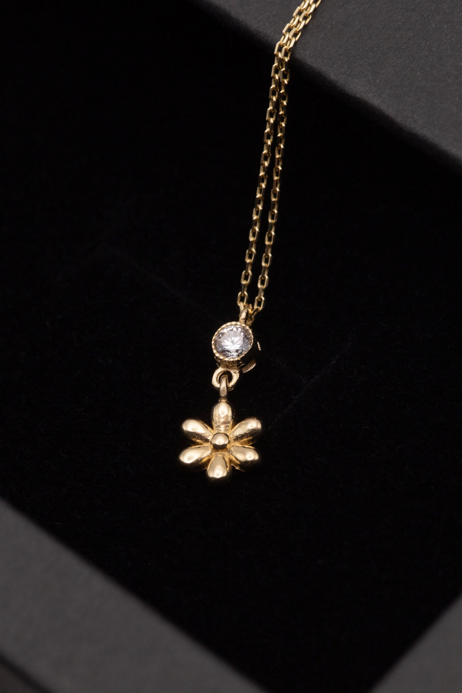 14 KT Yellow Gold Necklace with Daisy Pendant and White Stone - TK GOLD