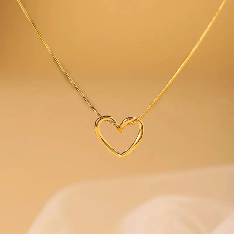 18 KT Gold Plated Elegant Style Heart Shaped Necklace TK GOLD