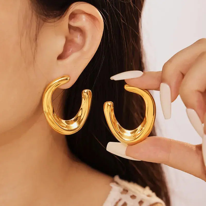 18 KT Gold Plated Elegant U Shape Ear Studs TK GOLD