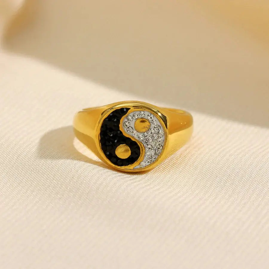 18K Gold Plated Black and White Ring TK GOLD