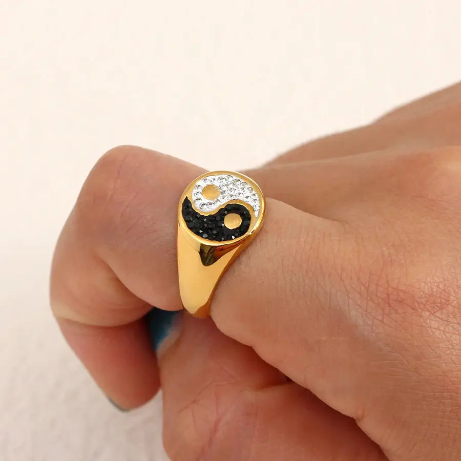 18K Gold Plated Black and White Ring TK GOLD